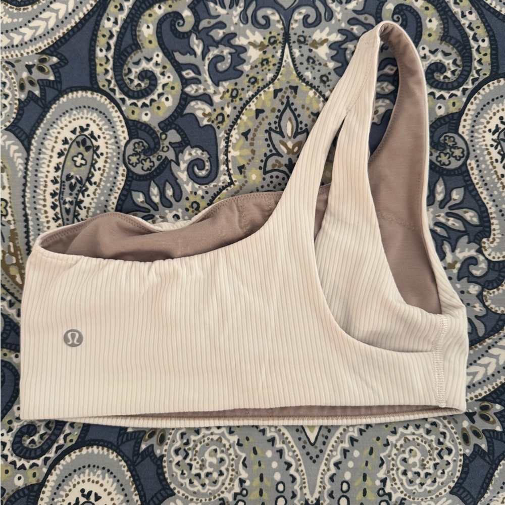 Lululemon Ribbed One-Shoulder bra in white - Picture 2 of 2